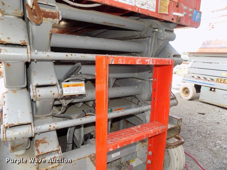 image for item DG2419 2007 Skyjack SJIII 4632 scissor lift