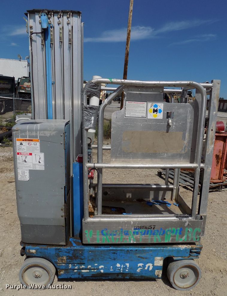 image for item DG2422 2008 Genie GR20 vertical lift