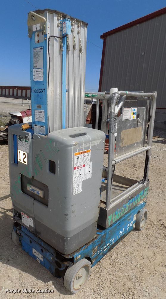 image for item DG2422 2008 Genie GR20 vertical lift