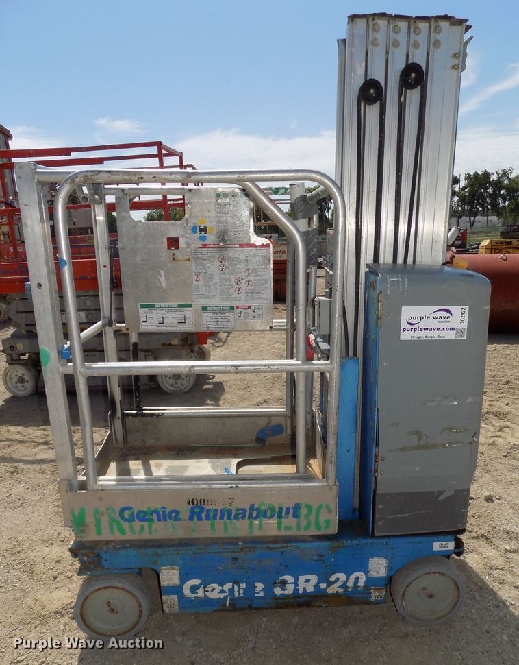 image for item DG2422 2008 Genie GR20 vertical lift