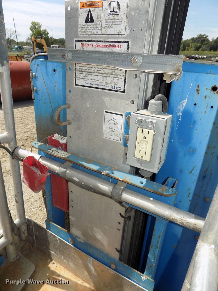 image for item DG2422 2008 Genie GR20 vertical lift