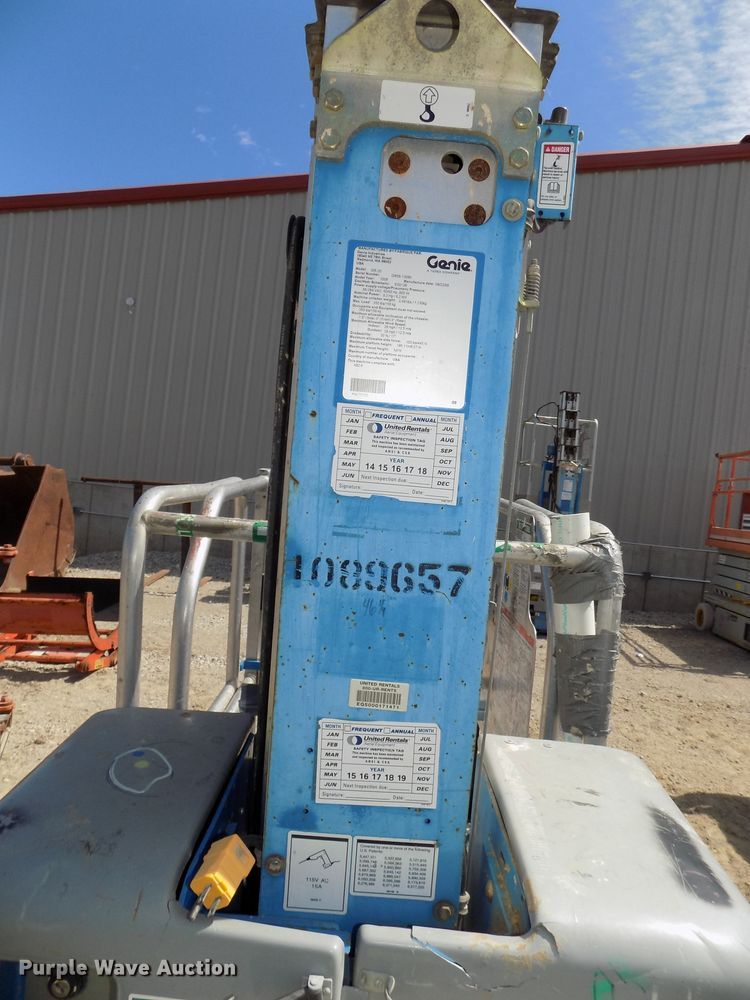 image for item DG2422 2008 Genie GR20 vertical lift