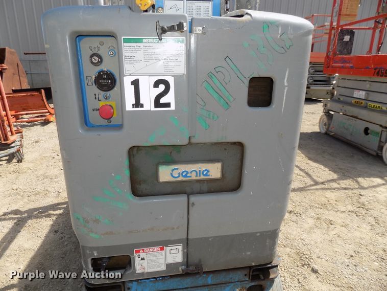 image for item DG2422 2008 Genie GR20 vertical lift