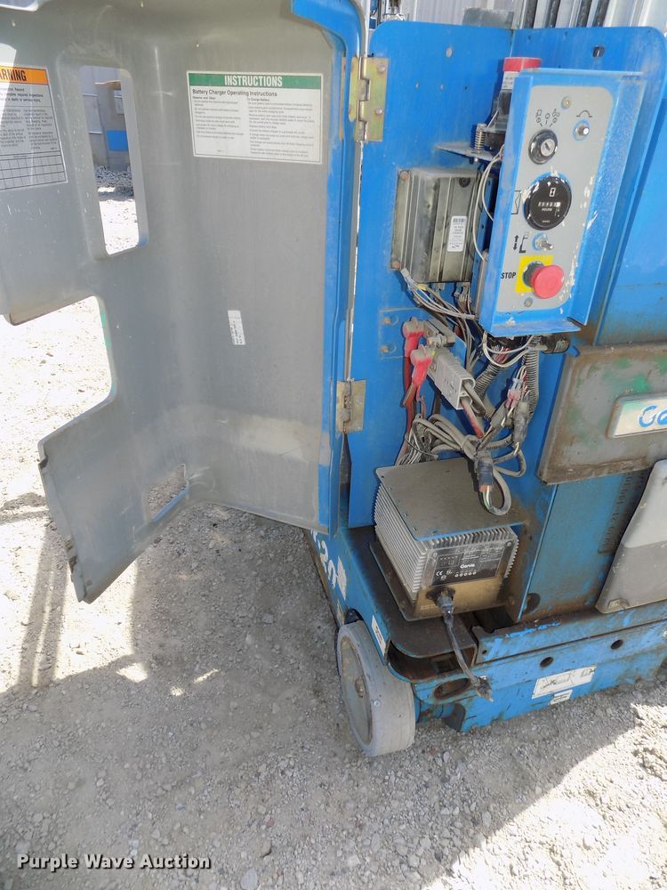 image for item DG2422 2008 Genie GR20 vertical lift