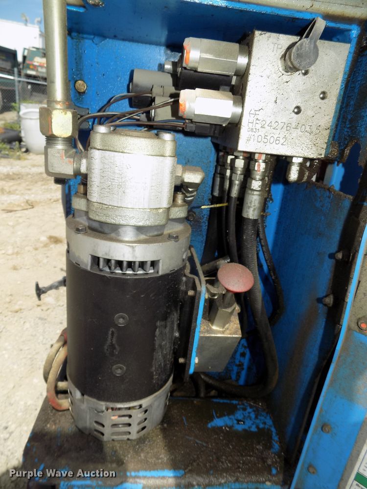 image for item DG2422 2008 Genie GR20 vertical lift