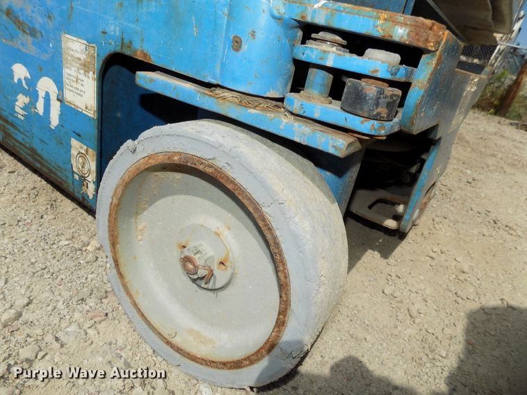 image for item DG2422 2008 Genie GR20 vertical lift
