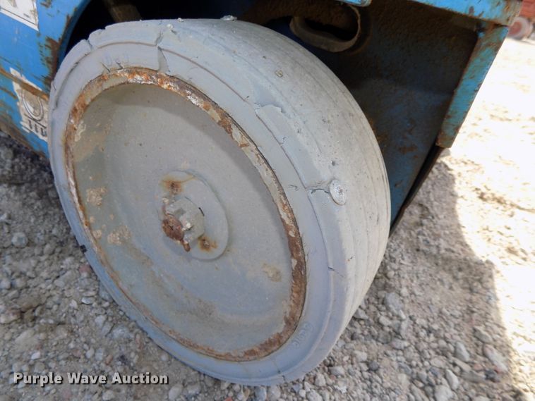 image for item DG2422 2008 Genie GR20 vertical lift