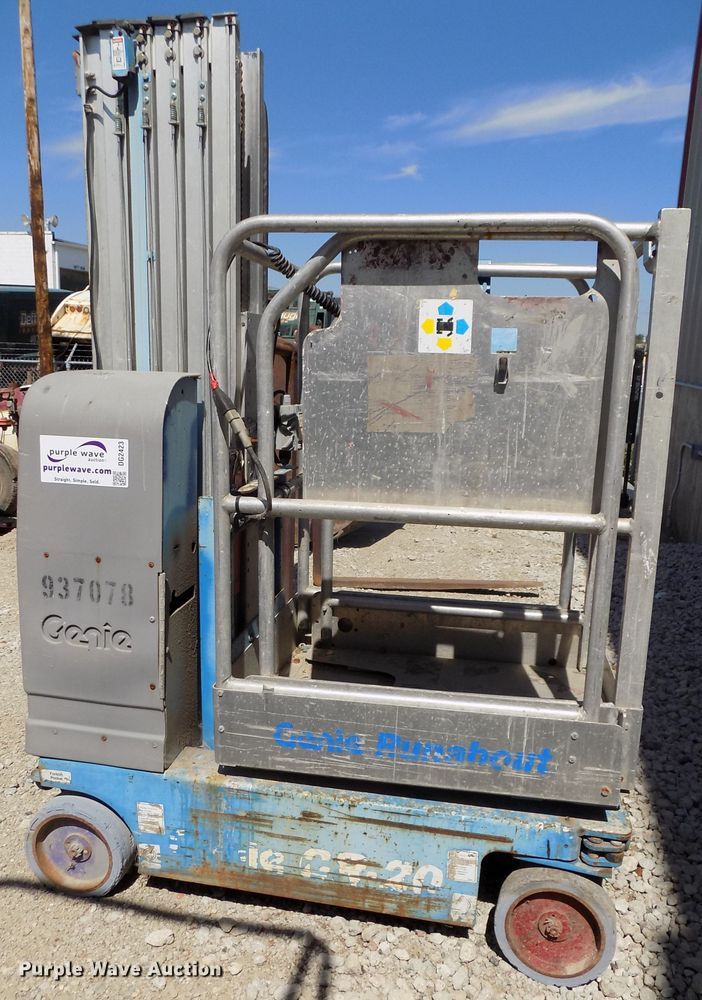 image for item DG2423 2007 Genie GR20 vertical lift