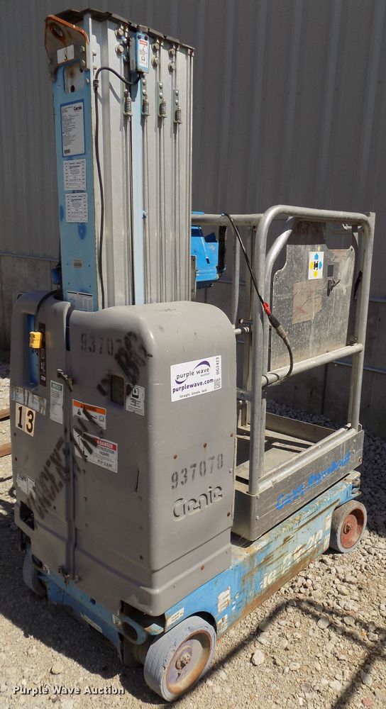 image for item DG2423 2007 Genie GR20 vertical lift
