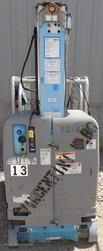 image for item DG2423 2007 Genie GR20 vertical lift