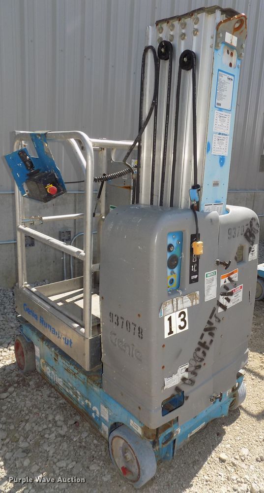 image for item DG2423 2007 Genie GR20 vertical lift