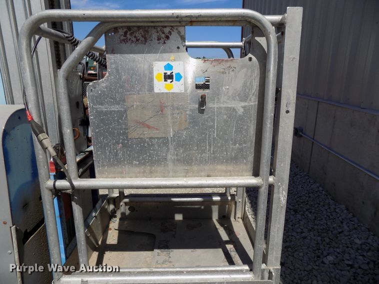 image for item DG2423 2007 Genie GR20 vertical lift