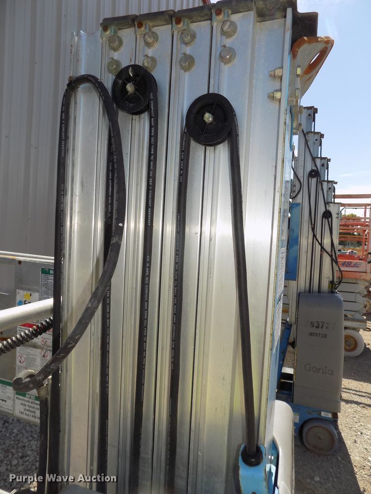 image for item DG2423 2007 Genie GR20 vertical lift