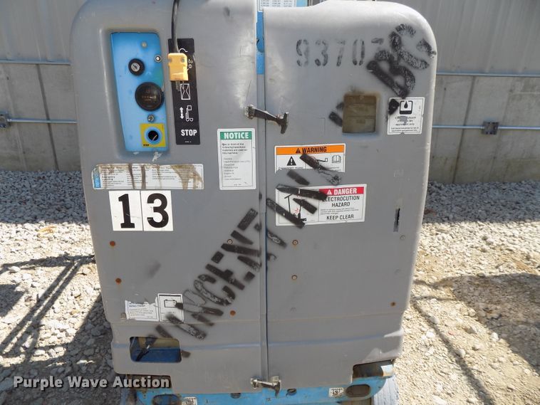 image for item DG2423 2007 Genie GR20 vertical lift