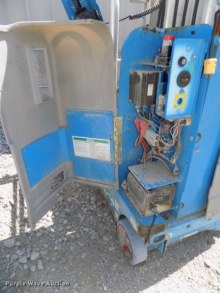 image for item DG2423 2007 Genie GR20 vertical lift