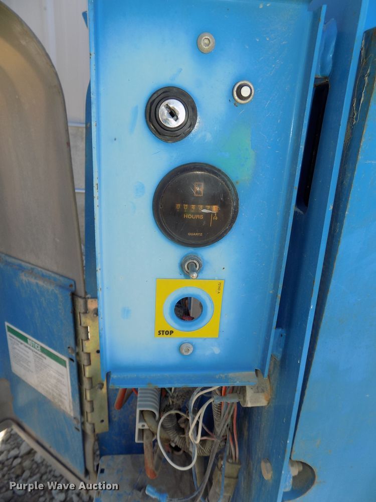 image for item DG2423 2007 Genie GR20 vertical lift