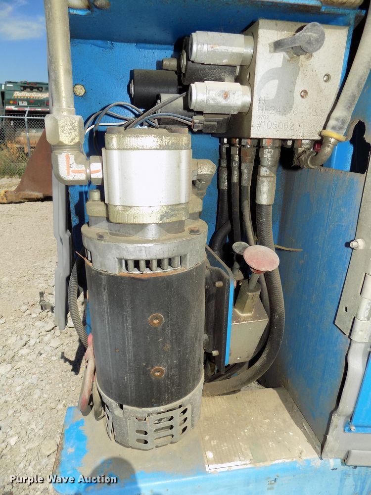 image for item DG2423 2007 Genie GR20 vertical lift