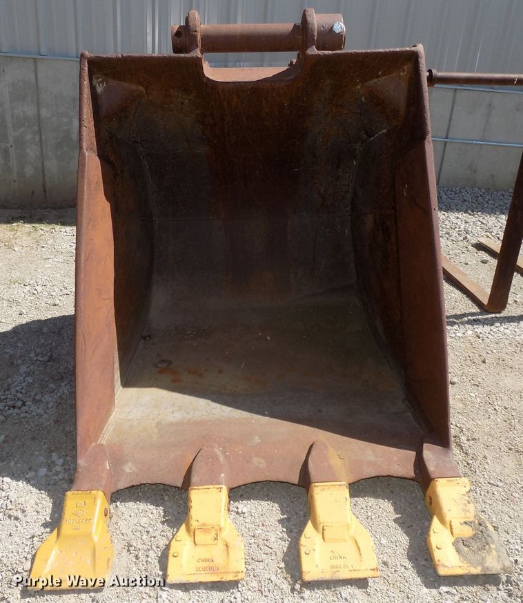 image for item DG2424 Hitachi 48"W bucket