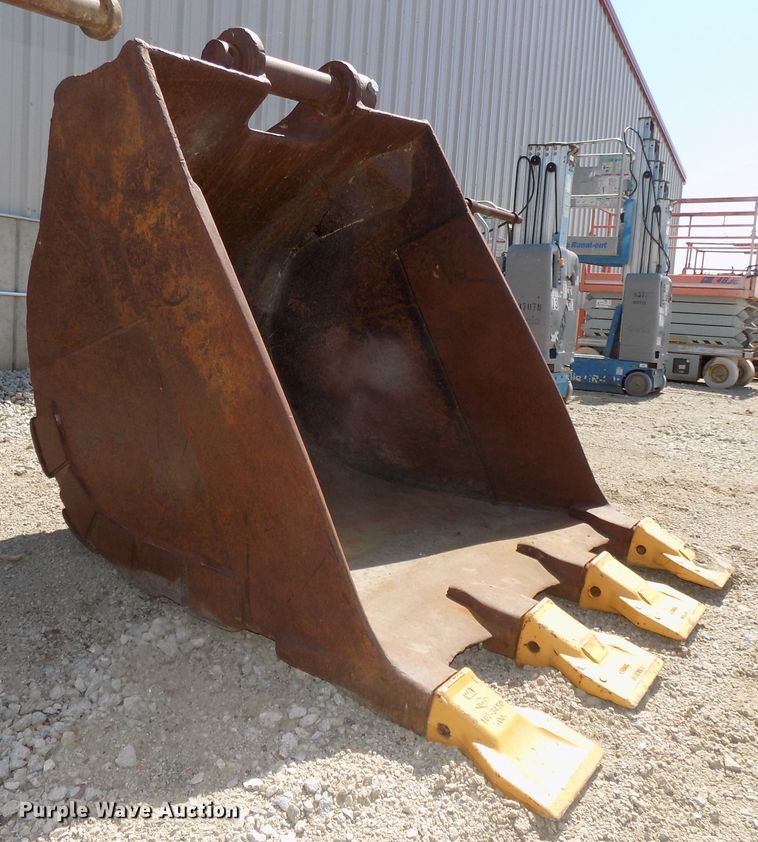 image for item DG2424 Hitachi 48"W bucket