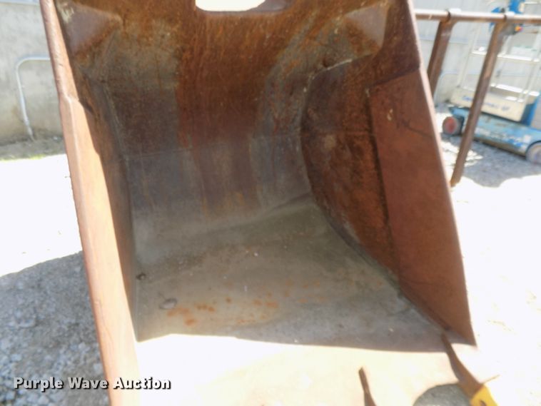 image for item DG2424 Hitachi 48"W bucket