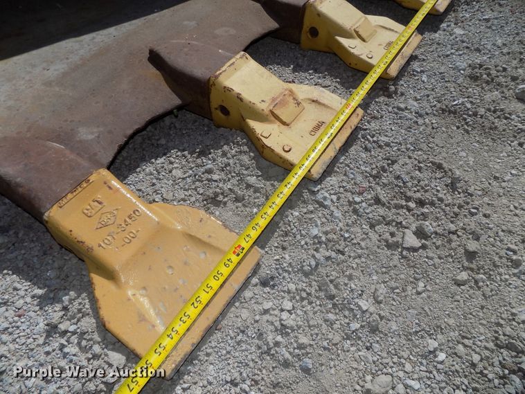 image for item DG2424 Hitachi 48"W bucket