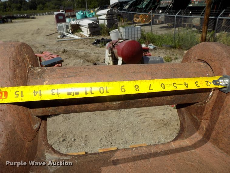 image for item DG2424 Hitachi 48"W bucket