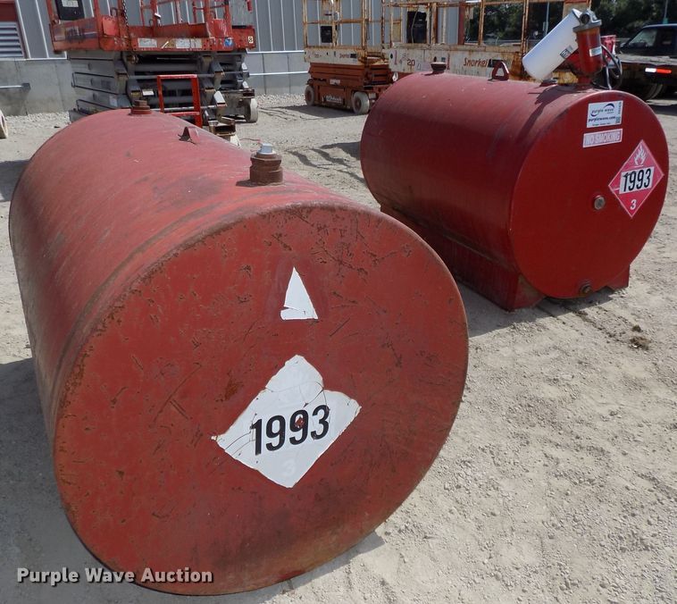 image for item DG2426 (2) fuel tanks