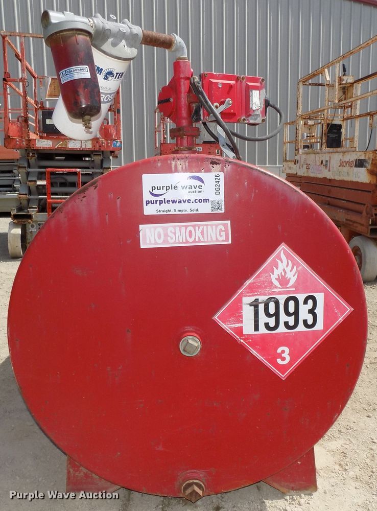 image for item DG2426 (2) fuel tanks