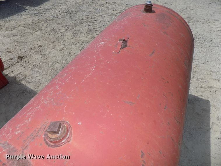 image for item DG2426 (2) fuel tanks