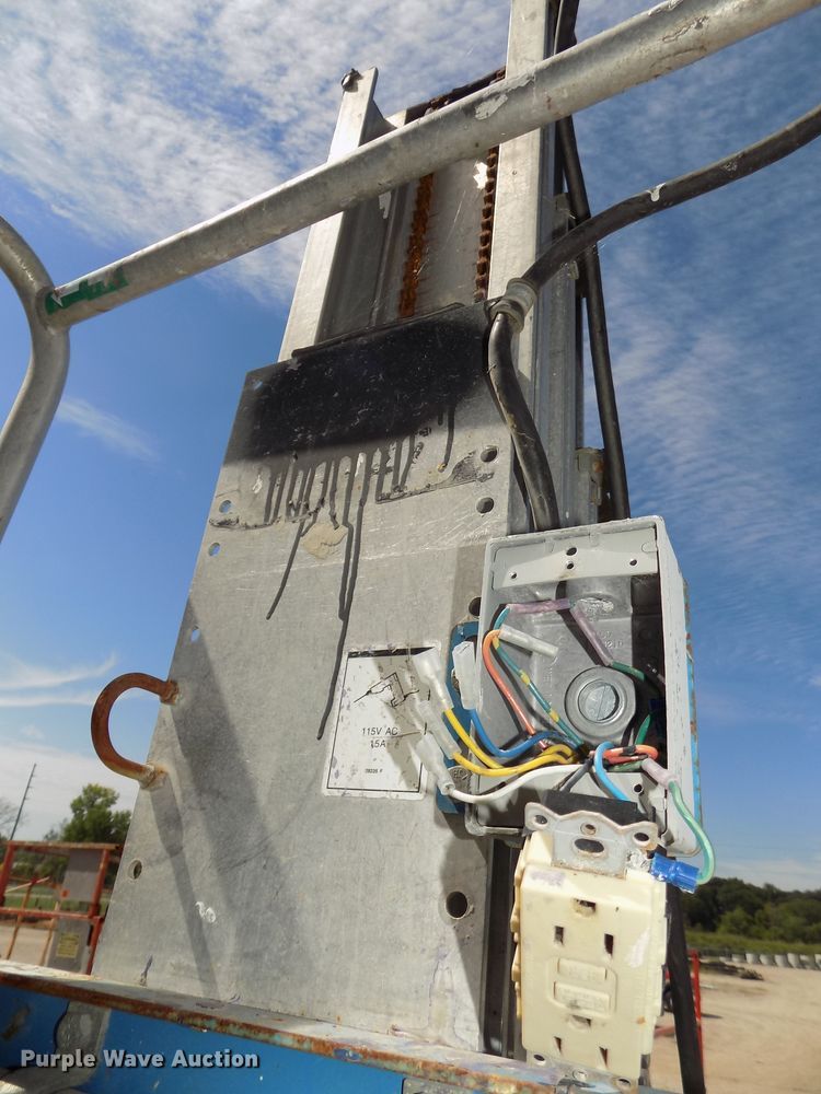 image for item DG2427 2007 Genie GR20 vertical lift