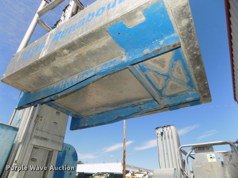 image for item DG2427 2007 Genie GR20 vertical lift