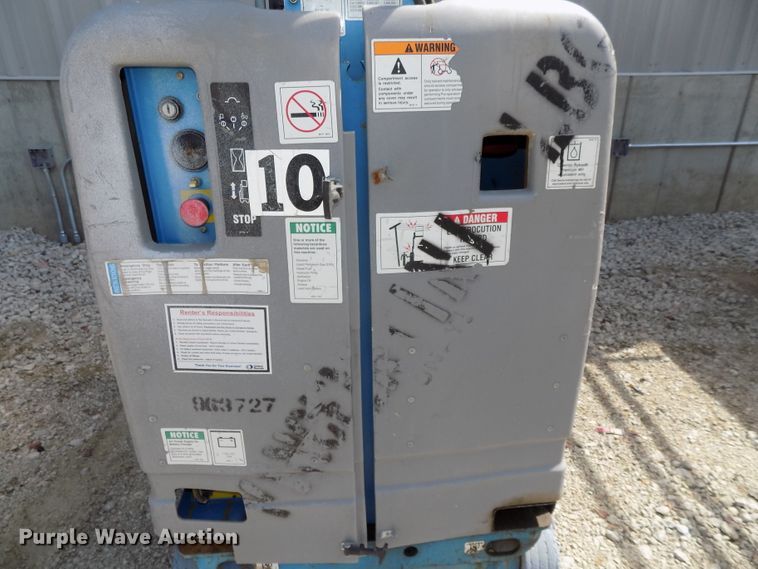 image for item DG2427 2007 Genie GR20 vertical lift