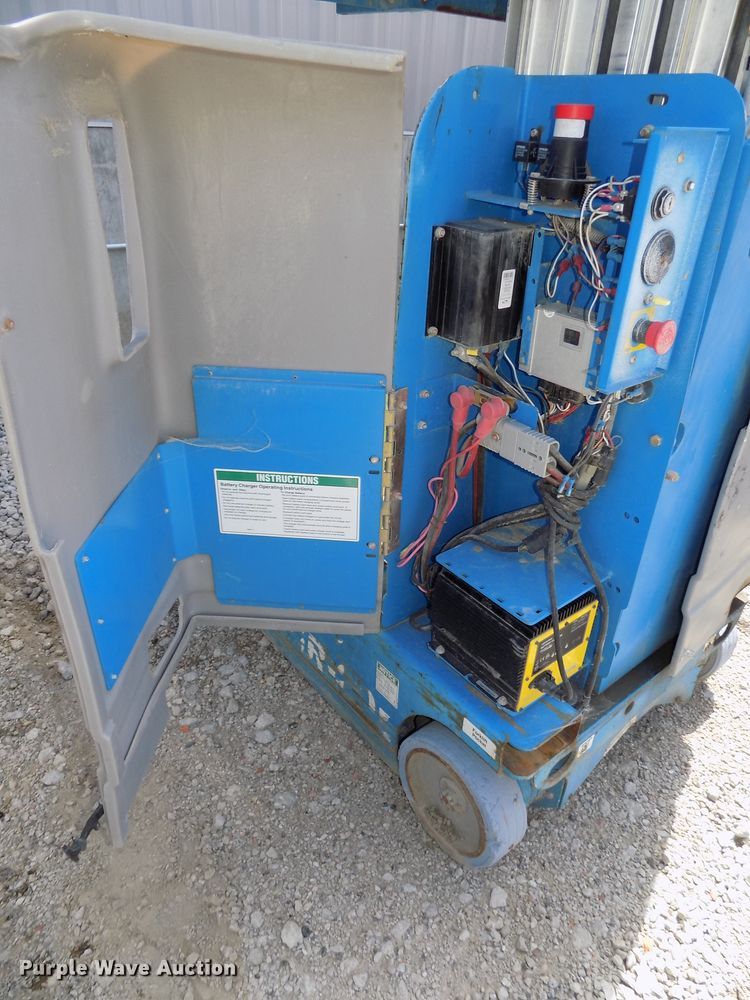 image for item DG2427 2007 Genie GR20 vertical lift