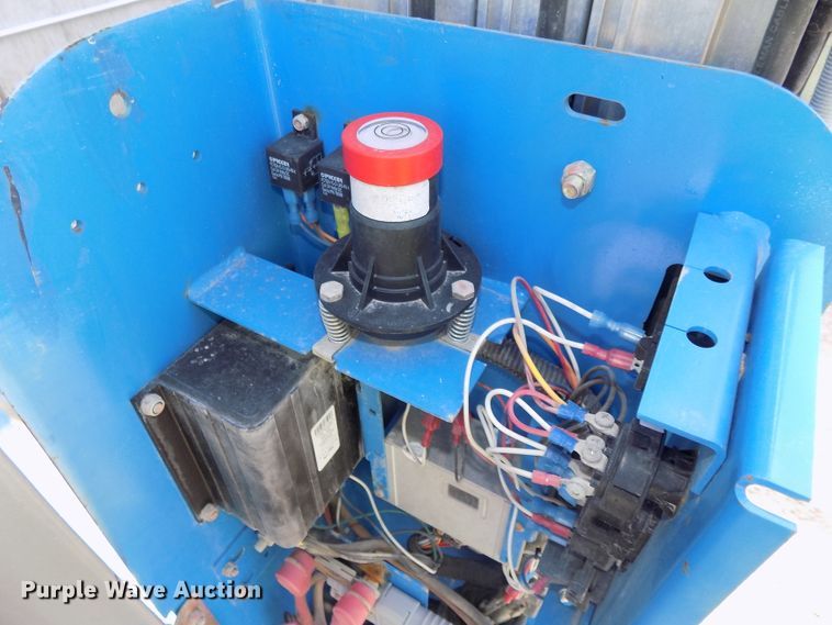 image for item DG2427 2007 Genie GR20 vertical lift