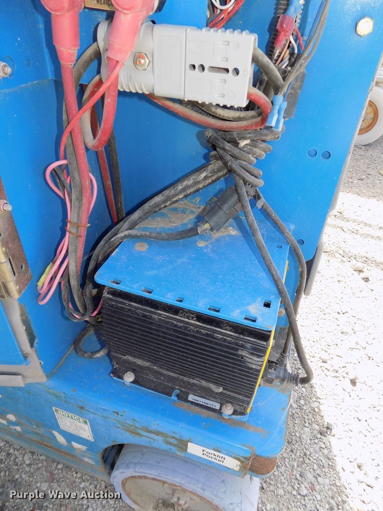 image for item DG2427 2007 Genie GR20 vertical lift