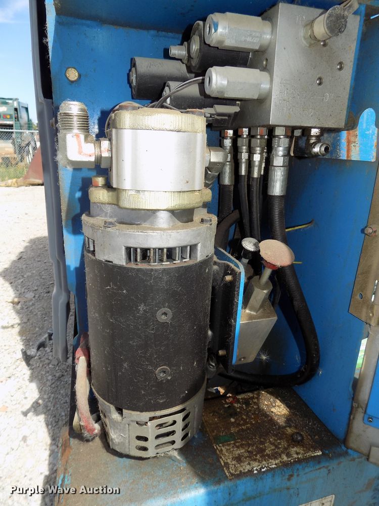 image for item DG2427 2007 Genie GR20 vertical lift