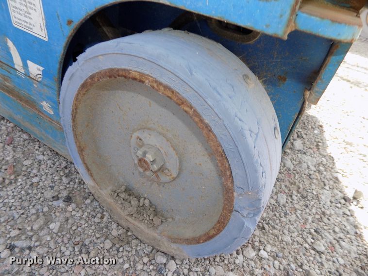 image for item DG2427 2007 Genie GR20 vertical lift