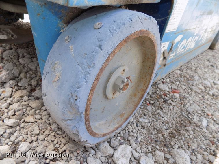 image for item DG2427 2007 Genie GR20 vertical lift