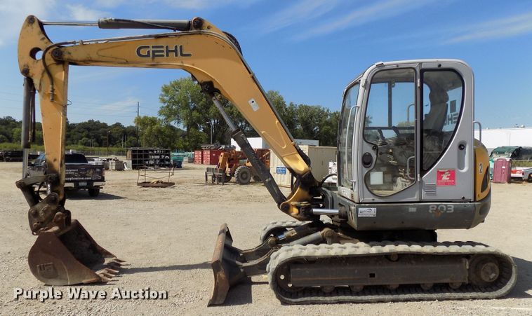 image for item DG2428 2006 Gehl G8003 RD mini excavator