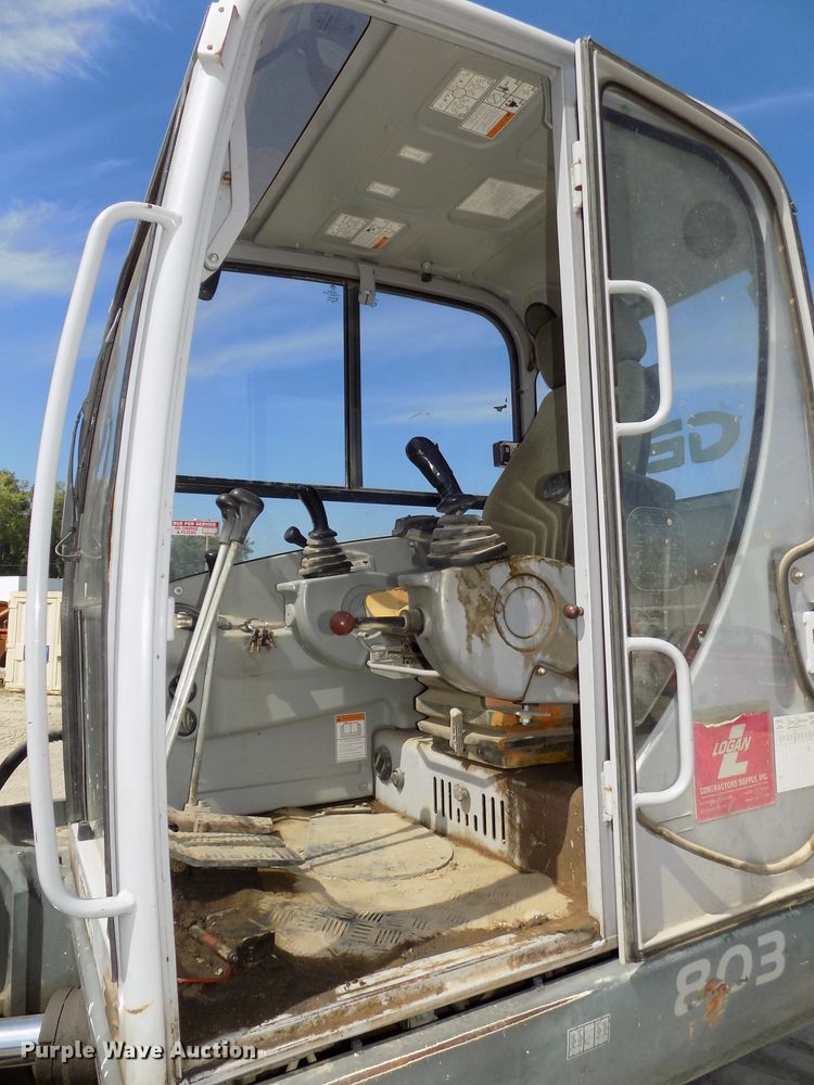 image for item DG2428 2006 Gehl G8003 RD mini excavator