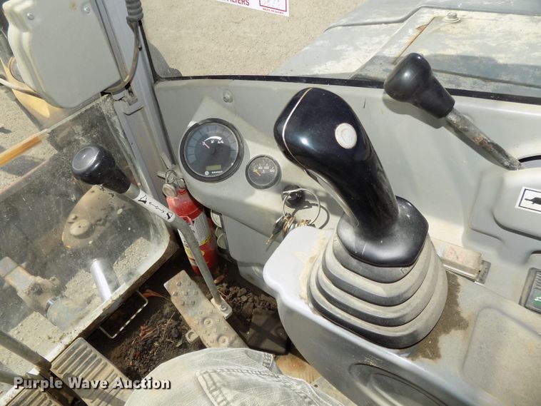 image for item DG2428 2006 Gehl G8003 RD mini excavator