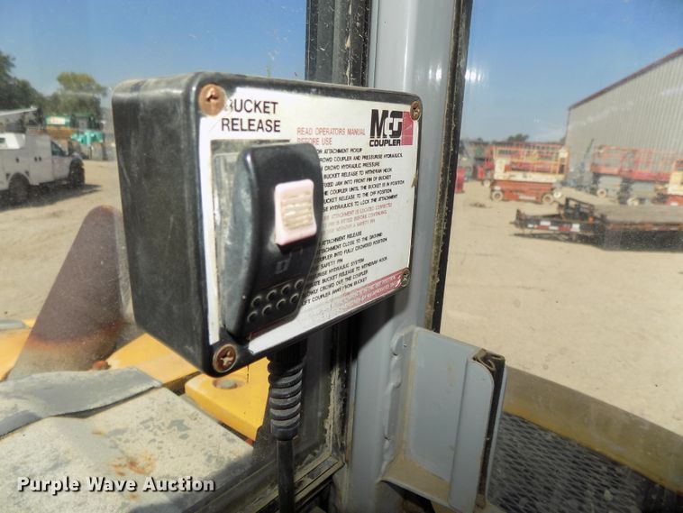 image for item DG2428 2006 Gehl G8003 RD mini excavator