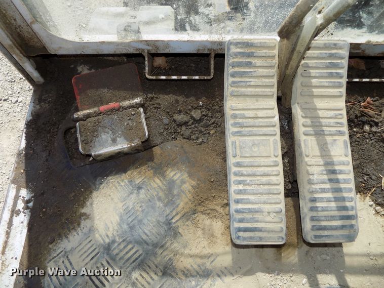 image for item DG2428 2006 Gehl G8003 RD mini excavator