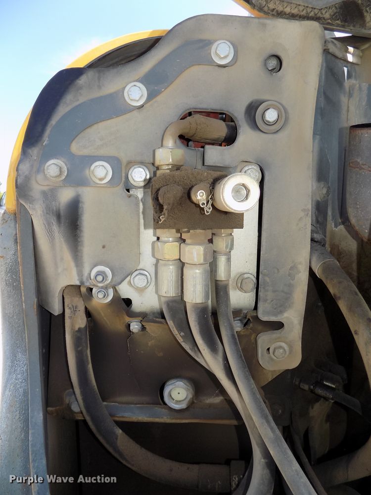 image for item DG2428 2006 Gehl G8003 RD mini excavator