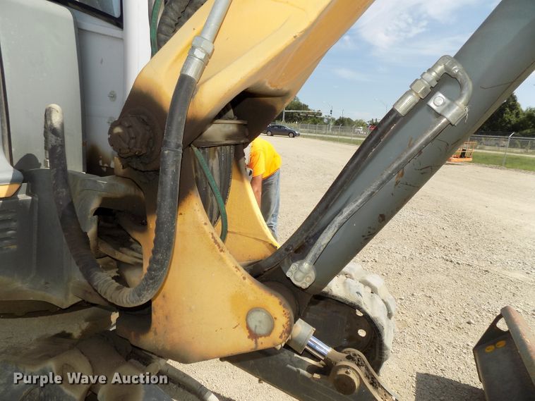 image for item DG2428 2006 Gehl G8003 RD mini excavator