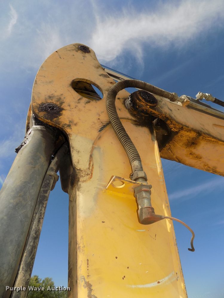 image for item DG2428 2006 Gehl G8003 RD mini excavator