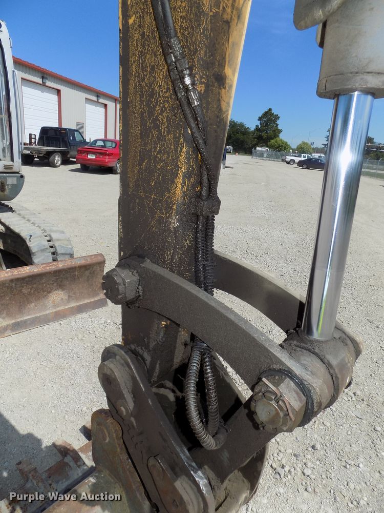 image for item DG2428 2006 Gehl G8003 RD mini excavator