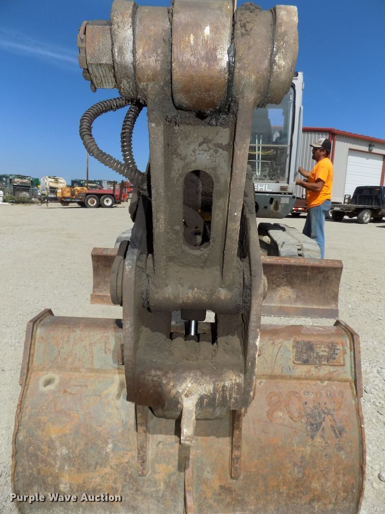 image for item DG2428 2006 Gehl G8003 RD mini excavator