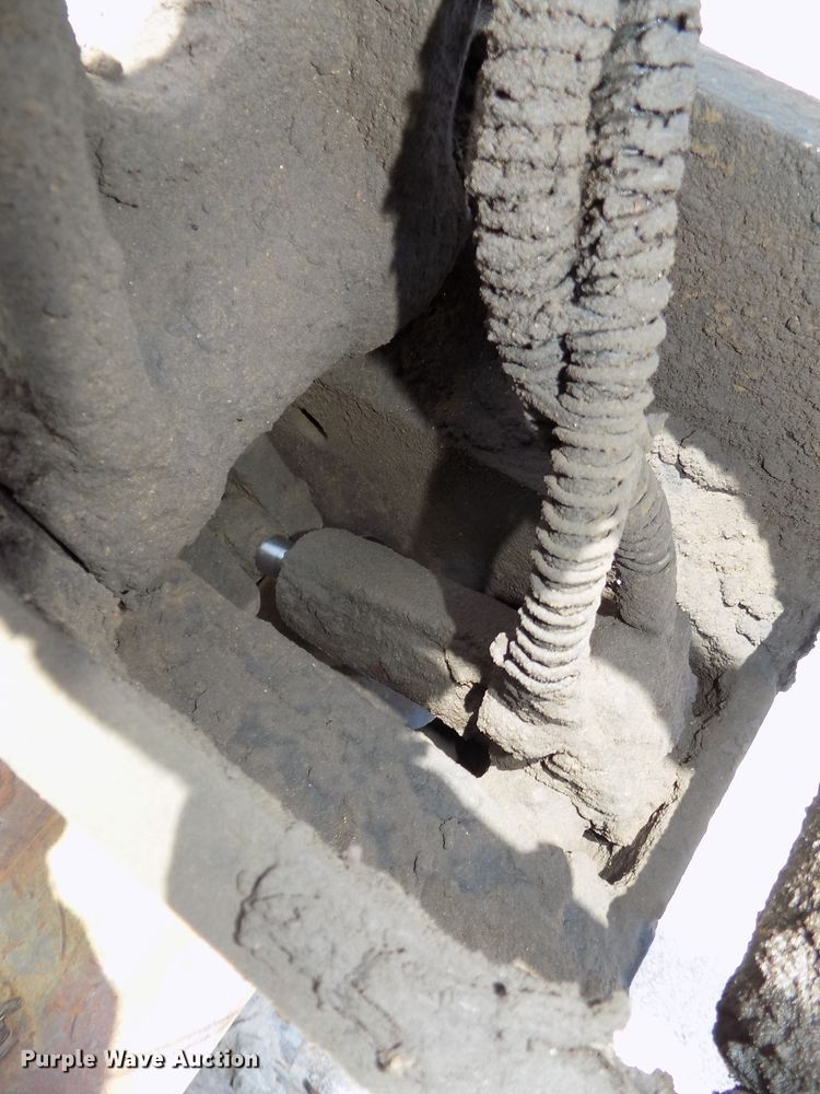 image for item DG2428 2006 Gehl G8003 RD mini excavator