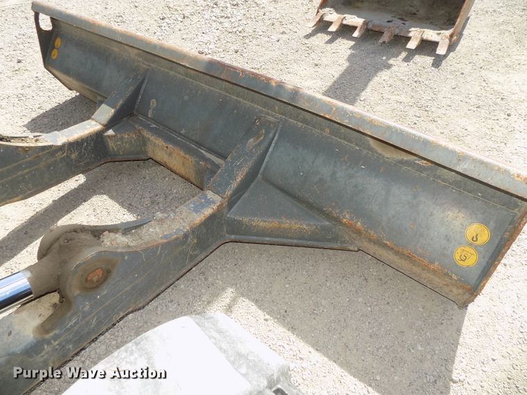 image for item DG2428 2006 Gehl G8003 RD mini excavator